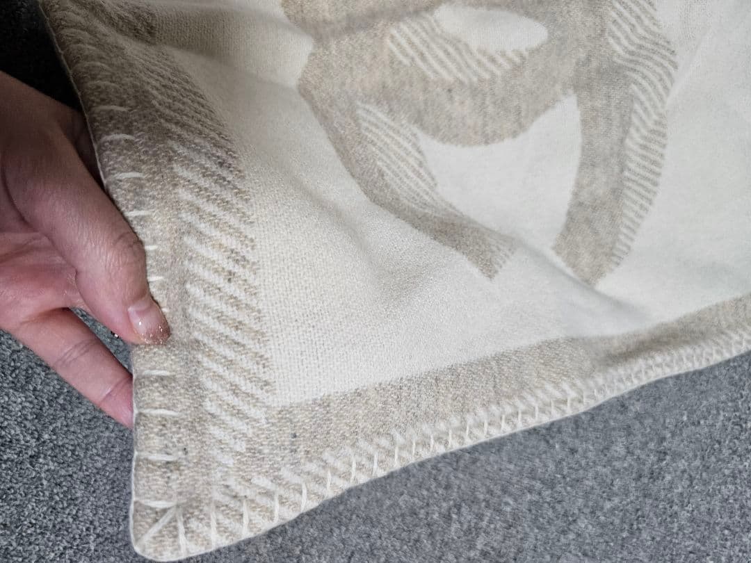 [値下げ中] CHANEL CCロゴ クッションカバー ベージュ シャネル