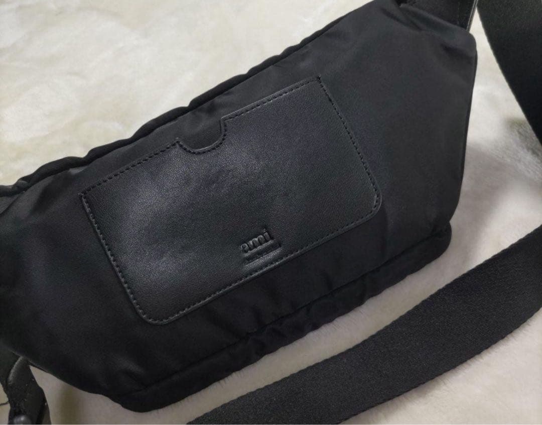 ami Paris ボディーバッグ　ウエストポーチ　ブラック男女兼用