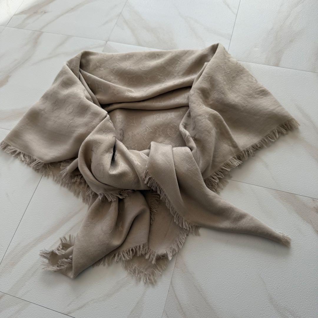 ルイ・ヴィトンモノグラム 大判ストール ベージュ　グレージュ140×140