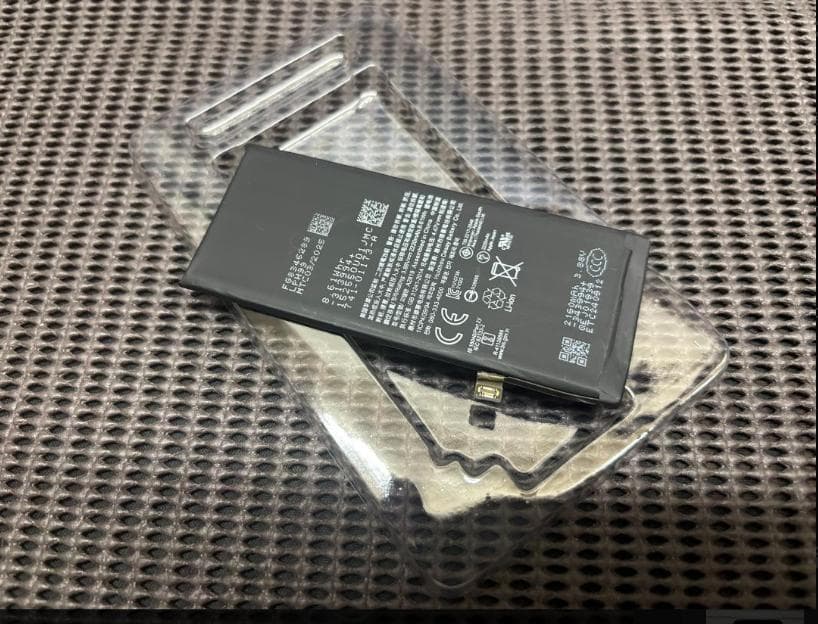 iphoneSE3 64g 純正新品 Reseller battery 100％