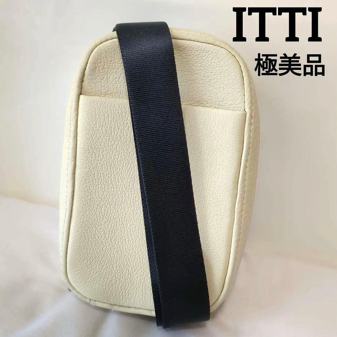 【極美品】ITTI イッチ　メッセンジャーバッグ　ショルダーバッグ　アイボリー