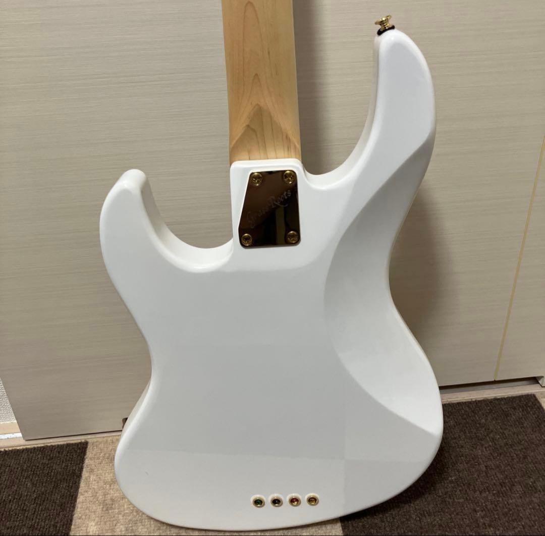 Grass Roots G-AMAZE  White エレキベース