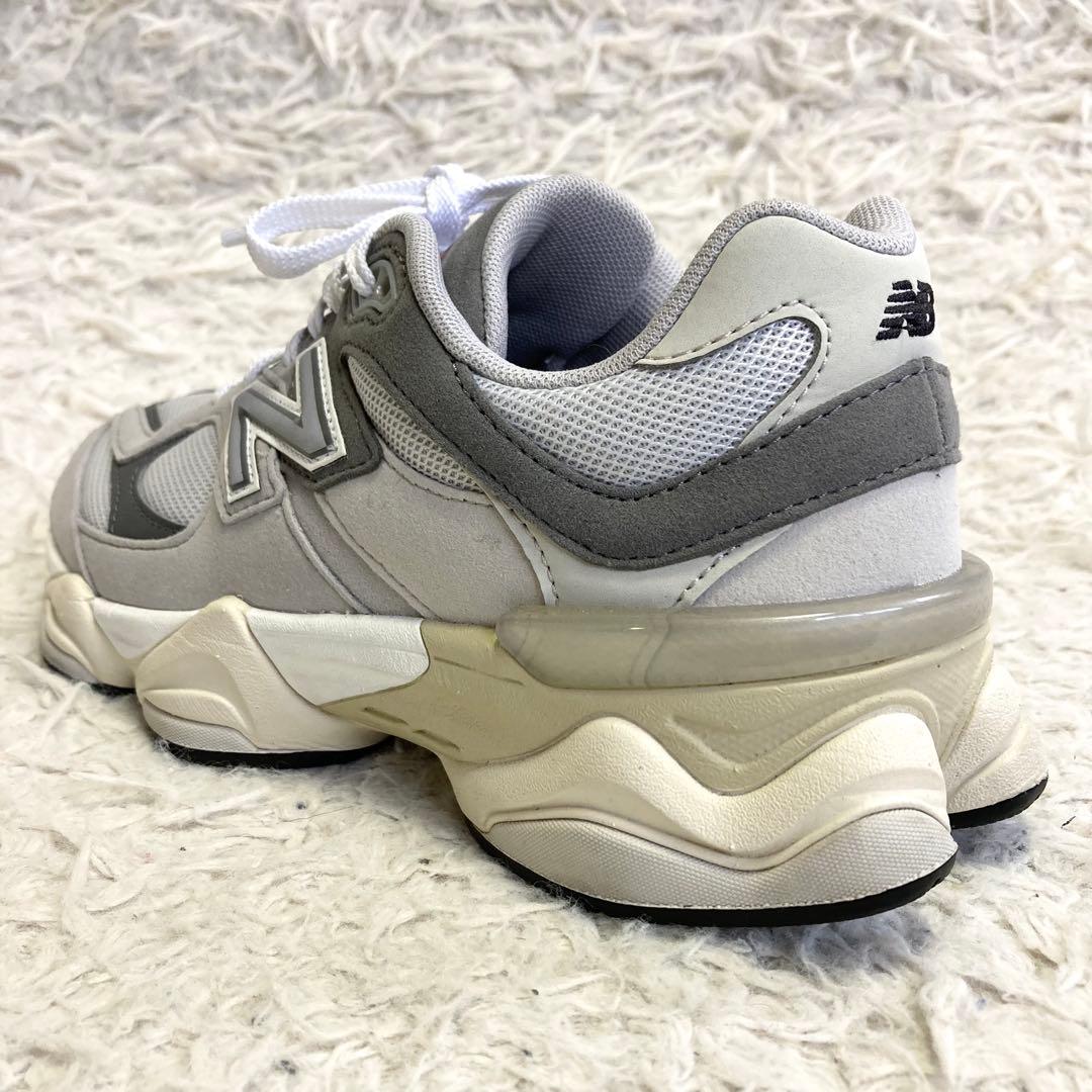 美品 New Balance 9060 グレー 23.5cm 厚底スニーカー