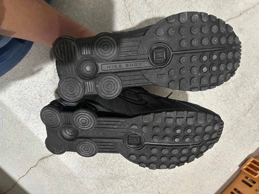 靴 NIKE SHOX R4 BLACK