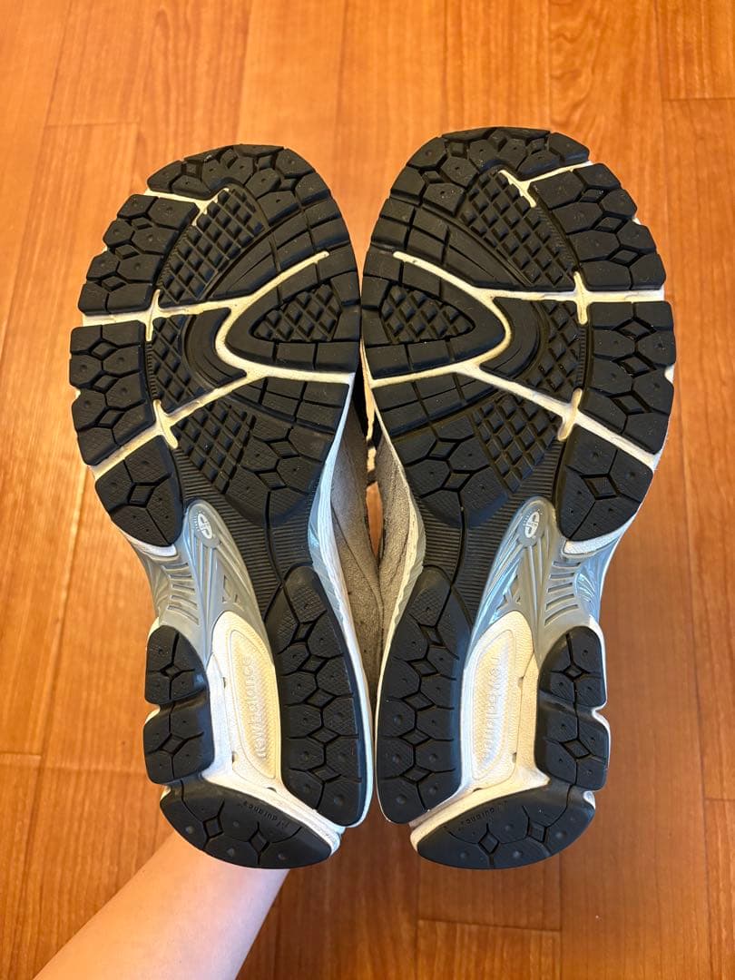 靴 New balance M2002RST