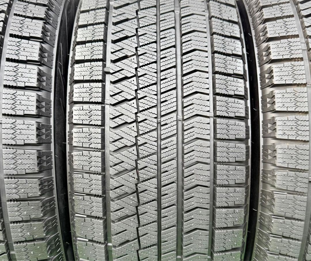 イボ付き．ブリヂストン ブリザック vrx2．225/55R17．21年製．4本
