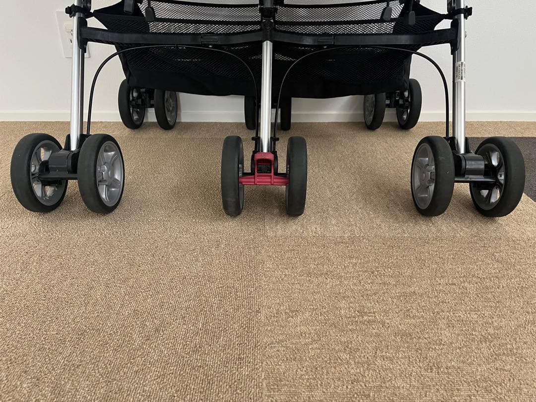 コンビ Combiツインスピン双子用2人乗りベビーカー