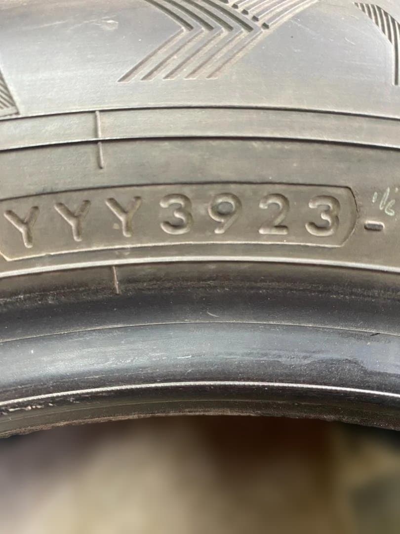 ①【よしまるさま専用】185/60R16　ヨコハマ 　スタッドレスIG70