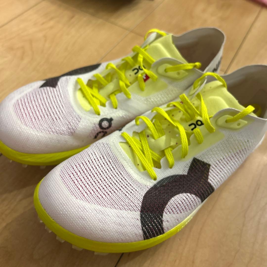 On CITIUS2スパイクシューズ ホワイト/イエロー