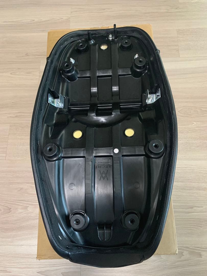 ARCHI キルティングデザイン シート 黒（Z900RS）