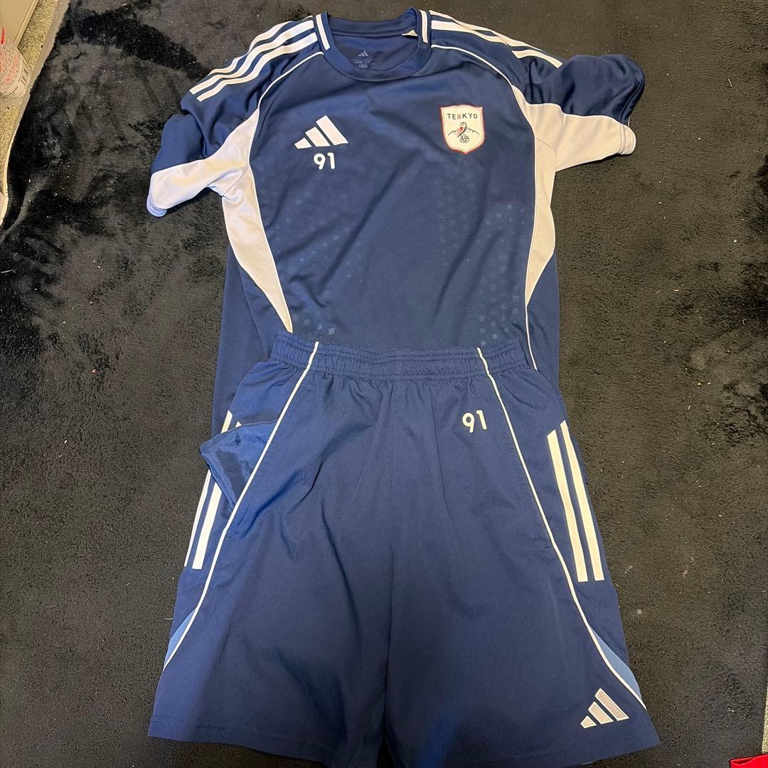 adidas 帝京第三サッカーウェア 91番 赤