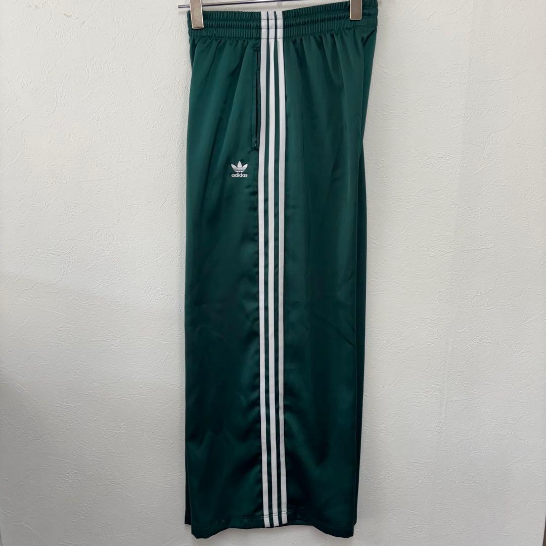 アディダスオリジナルス☆ジャージ サテンワイドレッグ　Ｍ　緑色