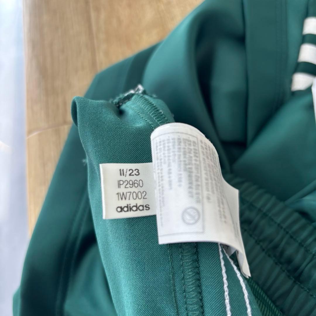 アディダスオリジナルス☆ジャージ サテンワイドレッグ　Ｍ　緑色