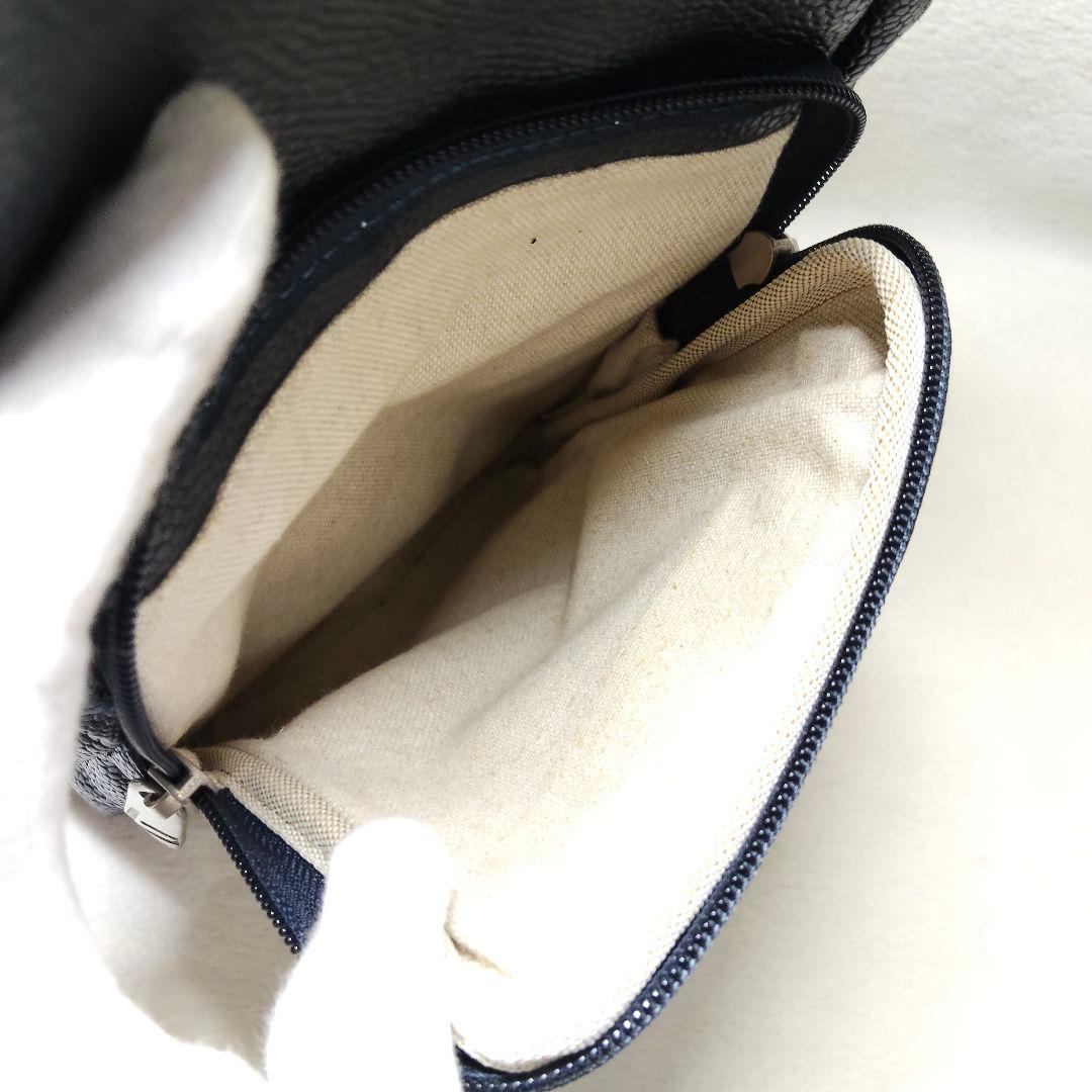 ムータマリン　ボディーバッグ　ネイビー ロゴ