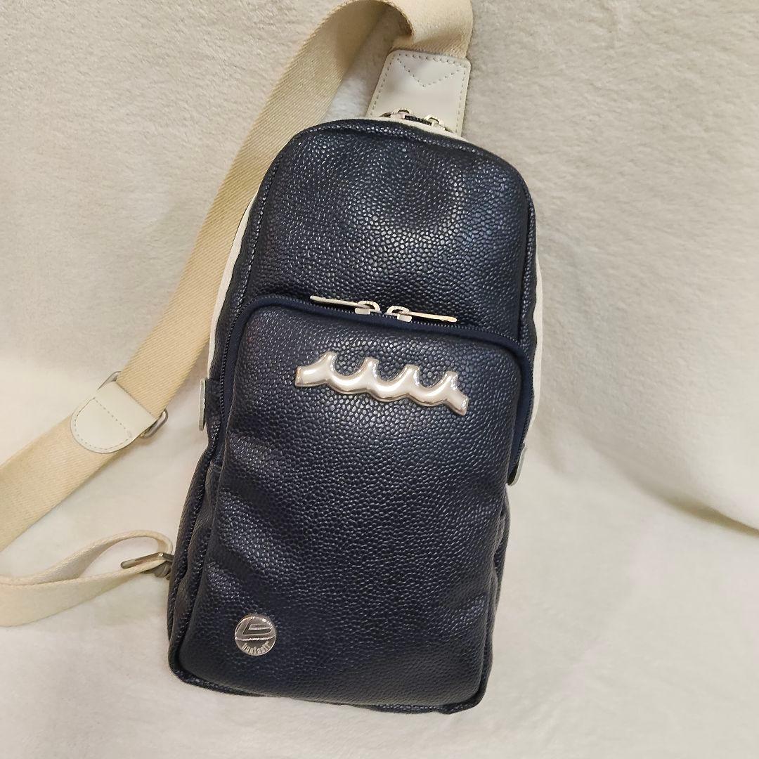 ムータマリン　ボディーバッグ　ネイビー ロゴ