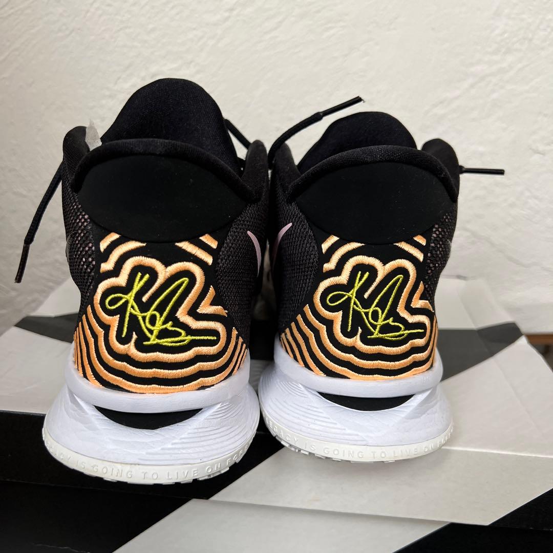 Nike Kyrie 7 ブラック/ホワイト/オレンジ