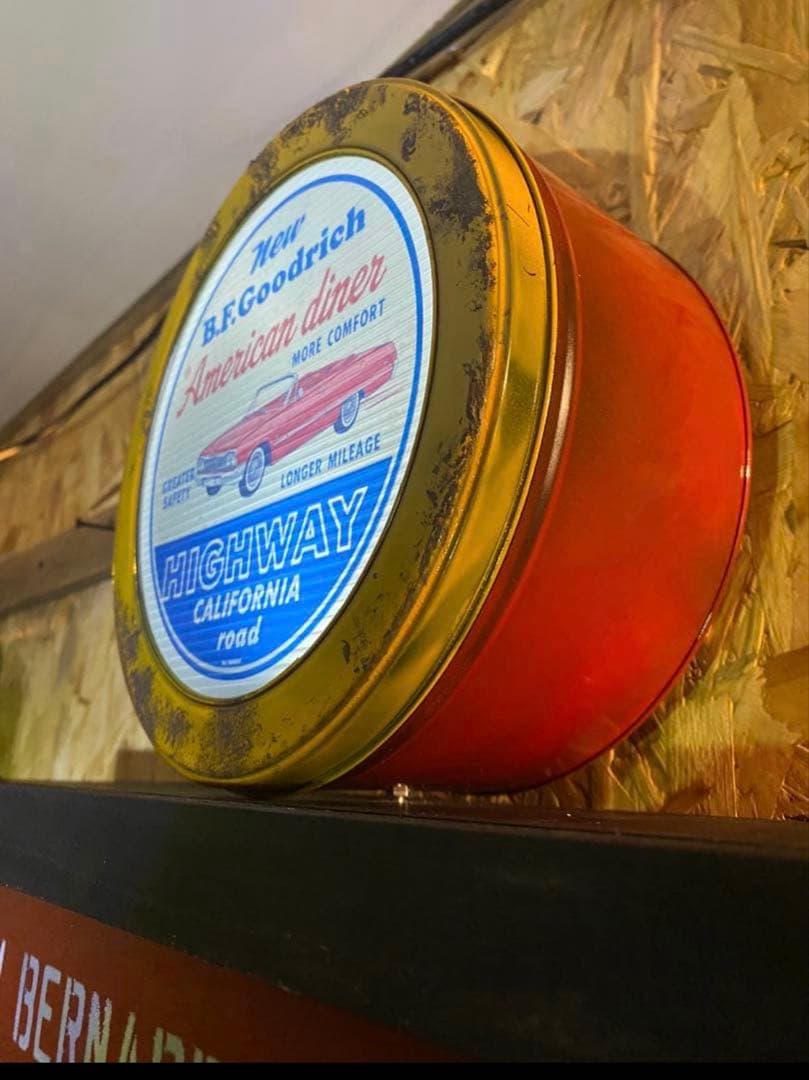 照明付き　収納棚　アメリカン　インダストリアル