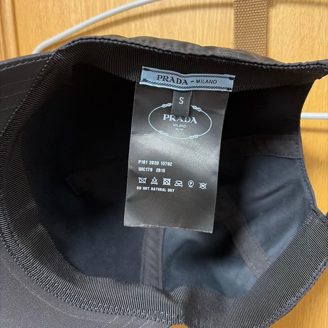 PRADA キャップ　Sサイズ