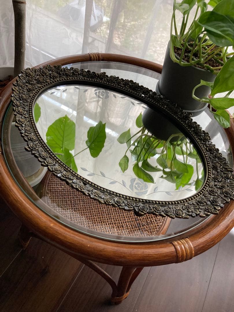 装飾的な楕円形ガラストレイ