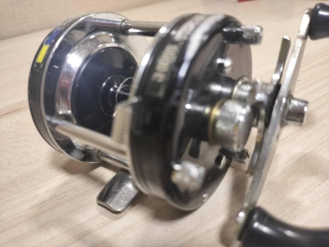 ★アブガルシア　アンバサダー5500C　ビンテージ　リール ブラック