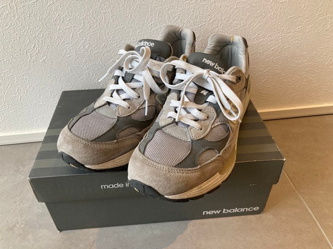 靴 New Balance M992GR