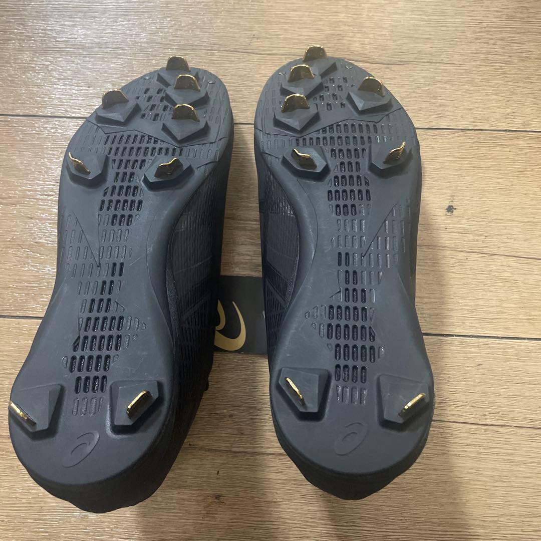 asics ブラック スパイクシューズ 買ったけど使わずに未使用でずっと置いてた