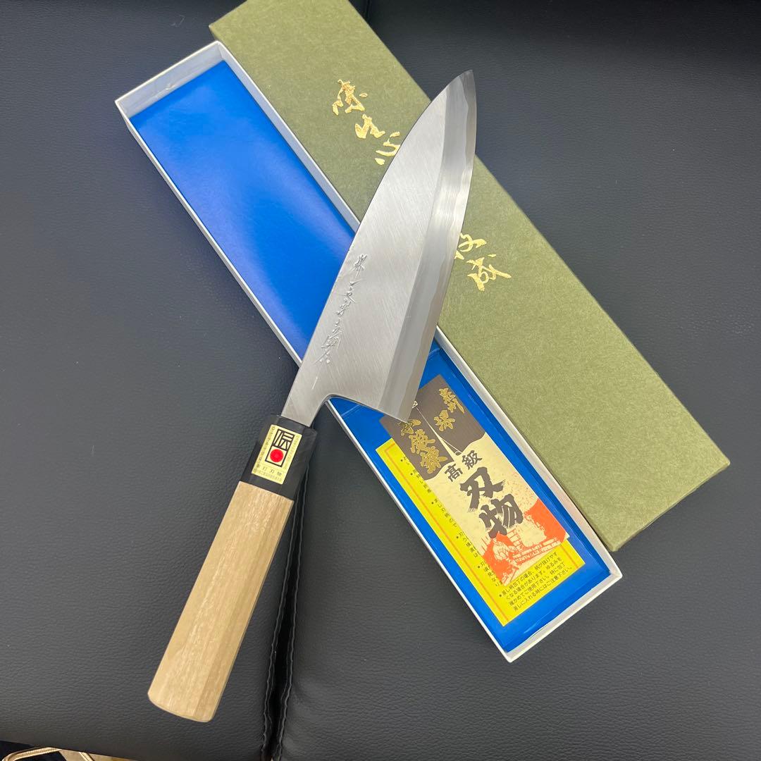 ★青鋼はがね鍛造出刃包丁180mm六寸水牛白八角柄マチ磨き裏押し堺の化粧箱入り