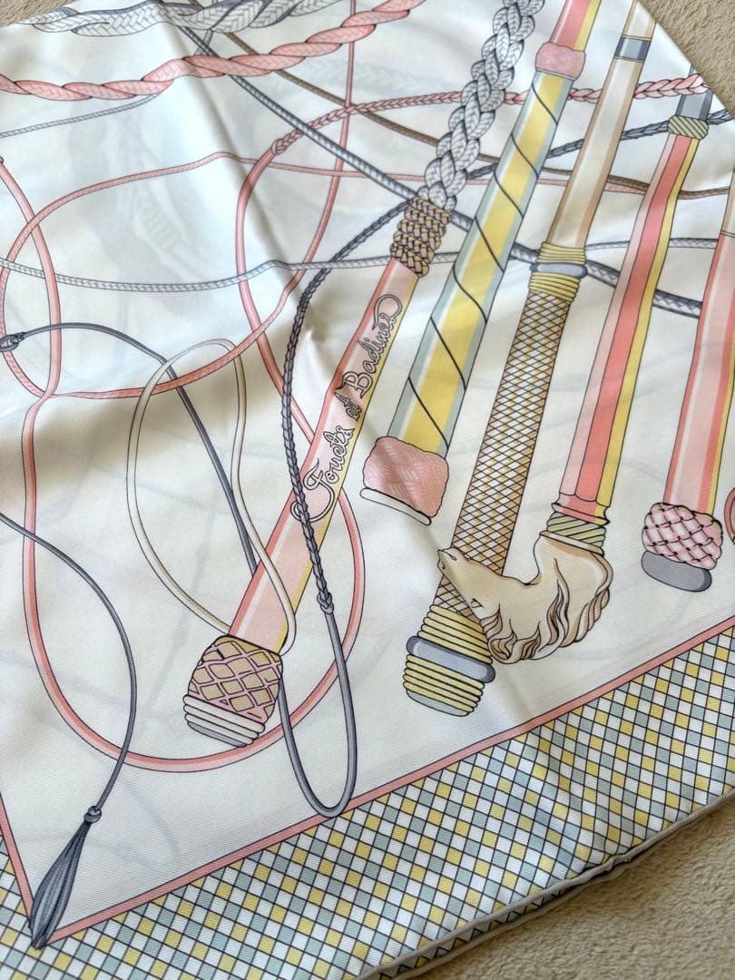 【美品】Hermès カレ90　(87cm x 87cm)