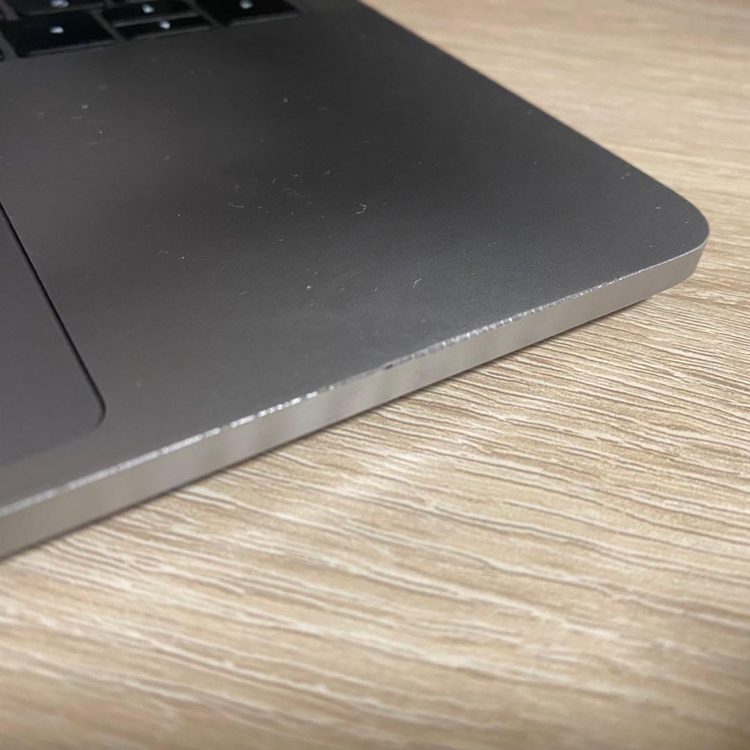 MacBook Pro 2018 13inch スペースグレイ