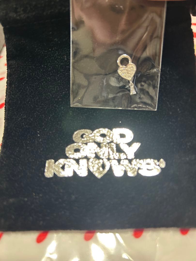 GOD ONLY KNOWS ハート型鍵ピアス