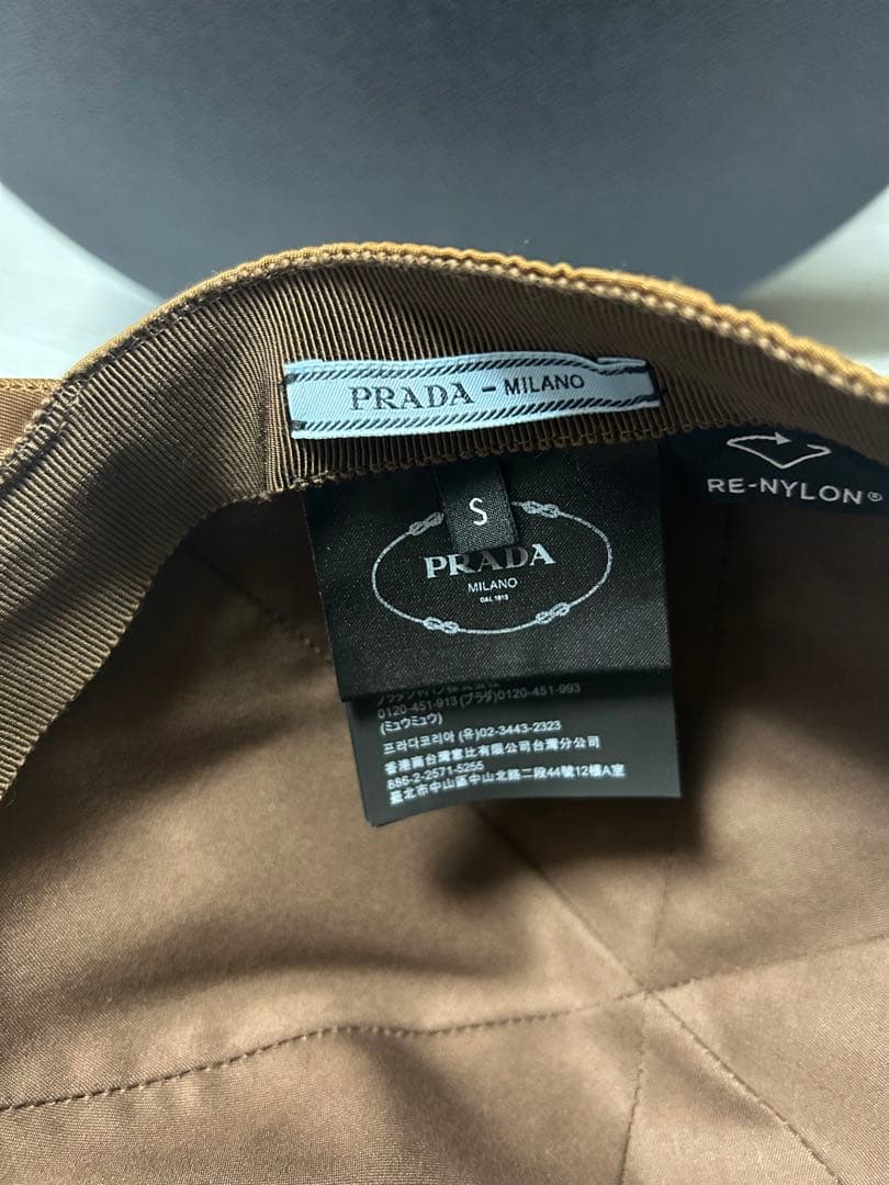 正規品&美品　PRADA ベースボールキャップ S サイズ　現行品