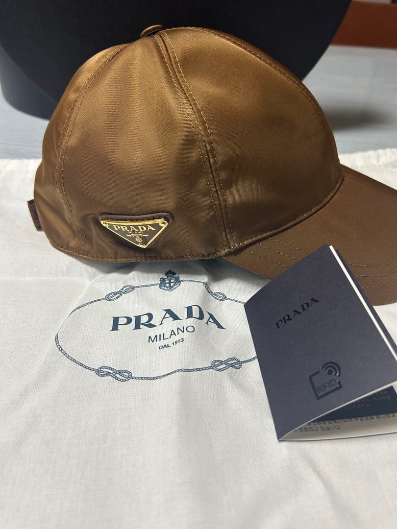 正規品&美品　PRADA ベースボールキャップ S サイズ　現行品