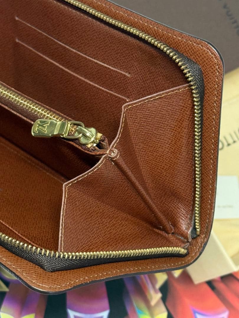 極美品！LOUIS VUITTONルイヴィトン　ラウンドファスナー長財布