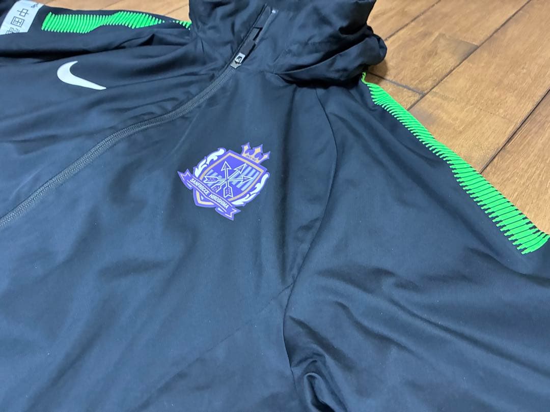 サンフレッチェ広島NIKE ウインドブレーカー美品　㊗️サンフレ初勝利特別価格