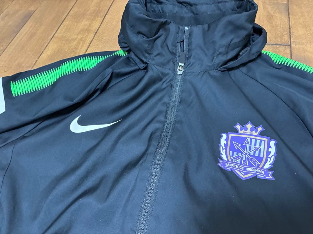 サンフレッチェ広島NIKE ウインドブレーカー美品　㊗️サンフレ初勝利特別価格