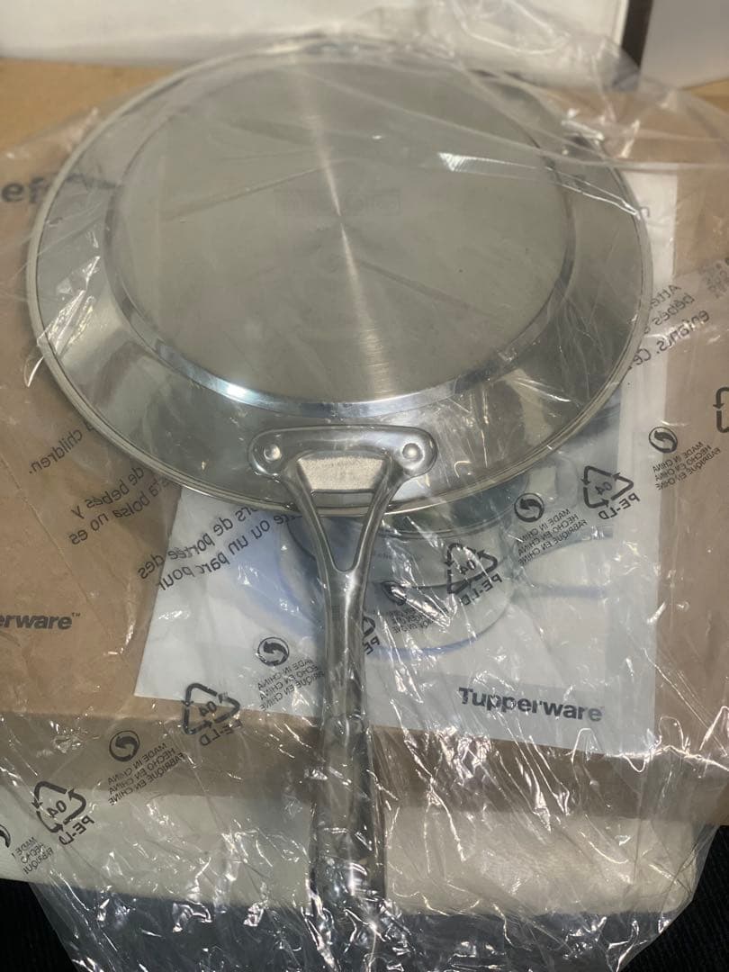 新品未使用　タッパーウエア　クレープパン　28cm/11 in