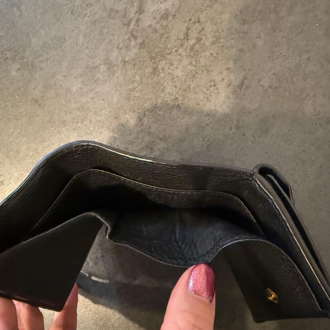 プラダ　サフィアーノ　三つ折り財布