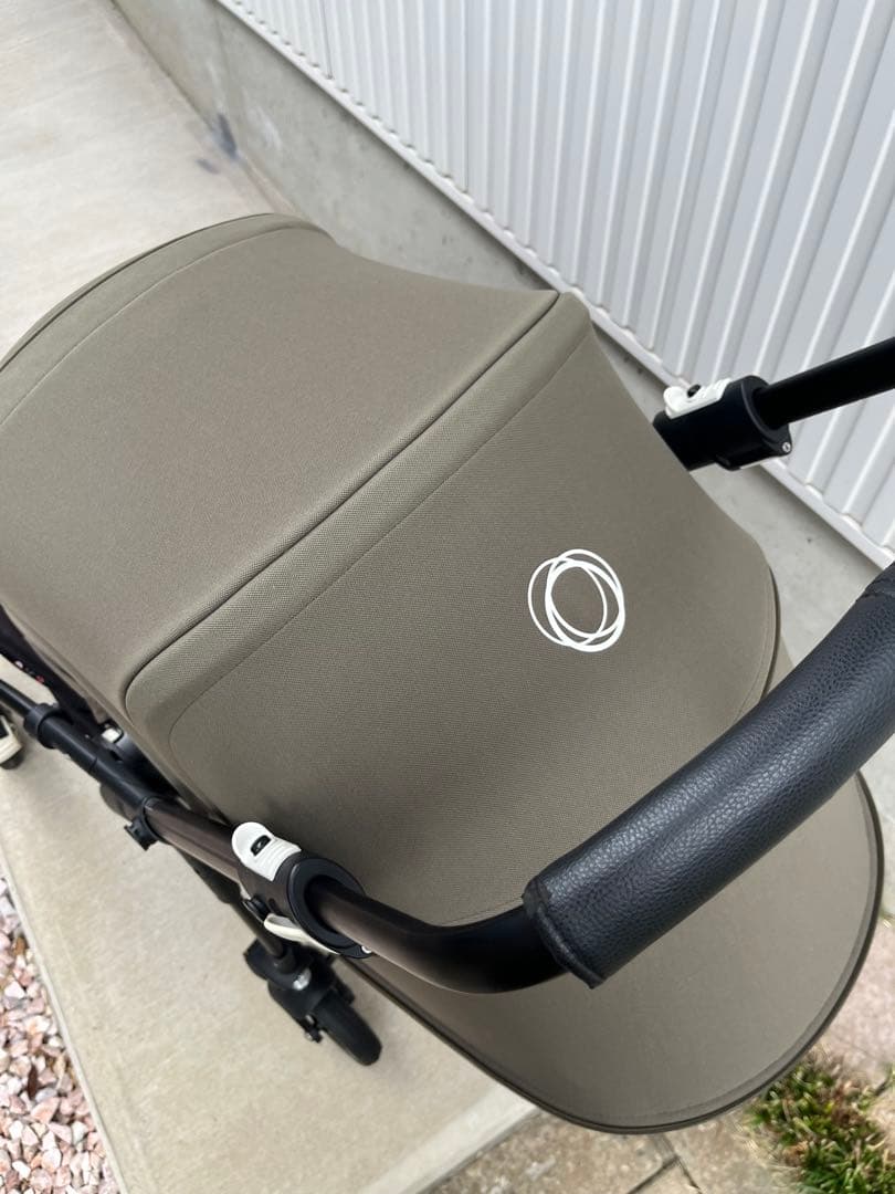 値下！バガブーbee5 ベビーカー オリーブグリーン　bugaboo スタンド有