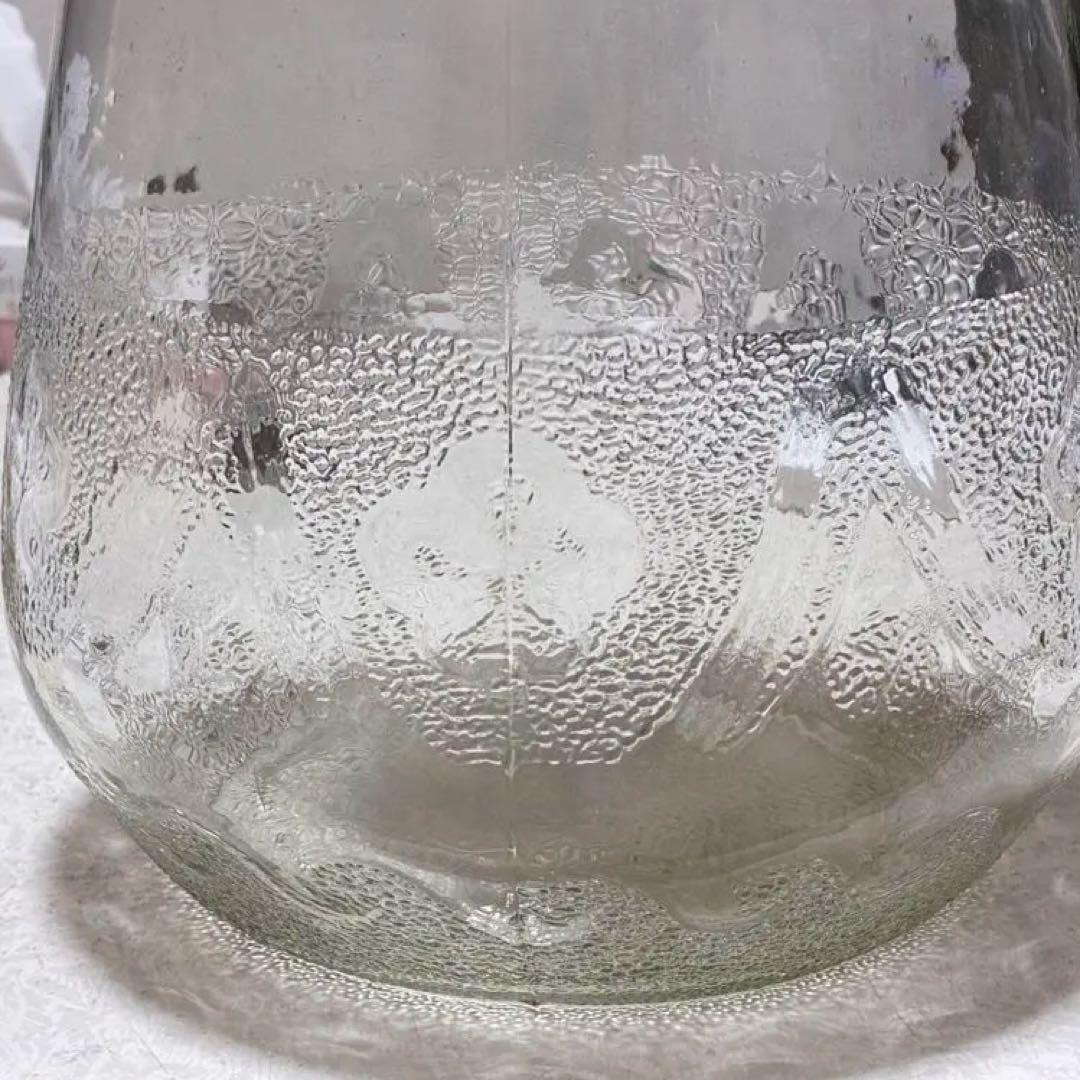 昭和　大きなレトロガラス瓶 赤い蓋付き　梅の花と、富士山が描かれた瓶