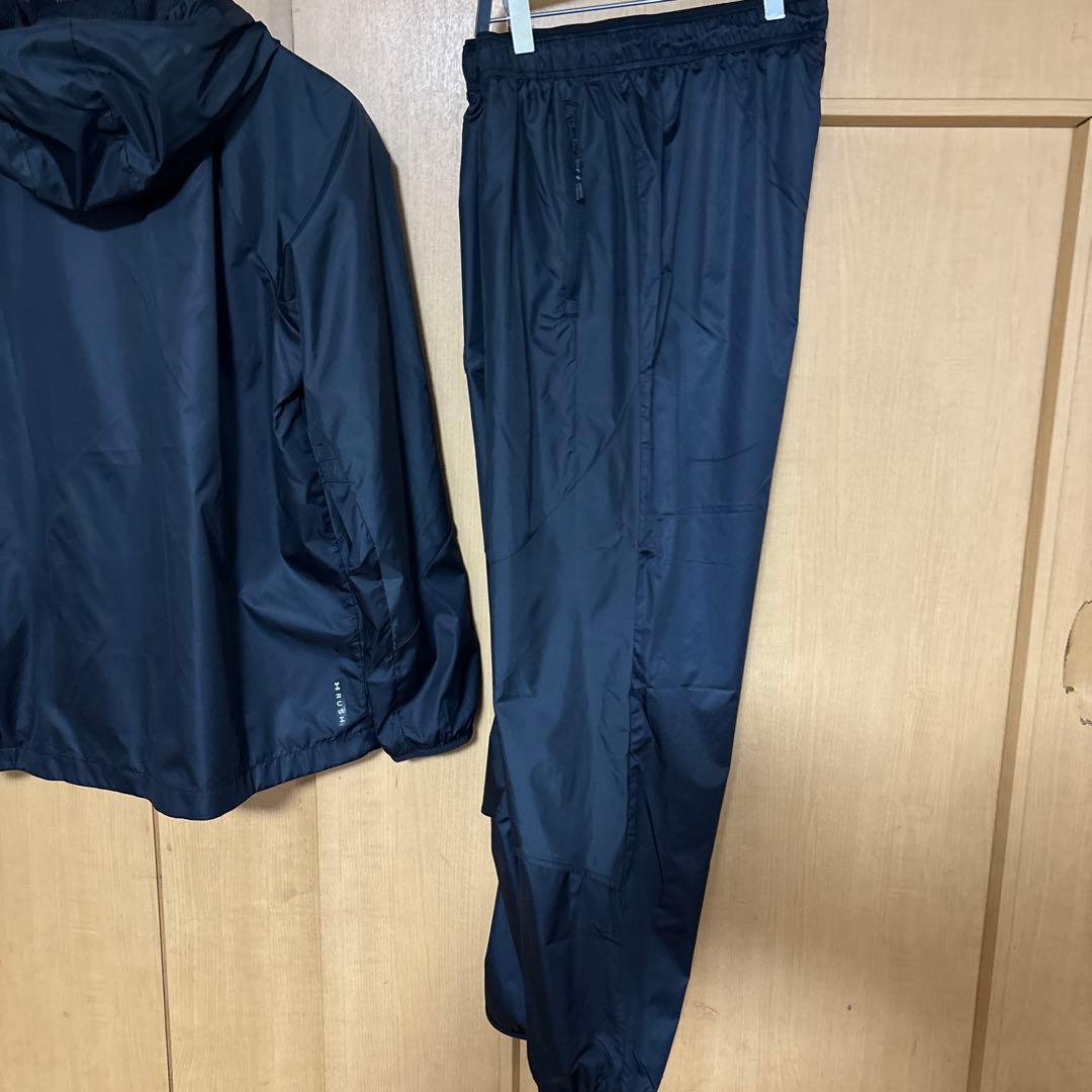美品　アンダーアーマーRUSHウインドブレーカーセットアップ　M