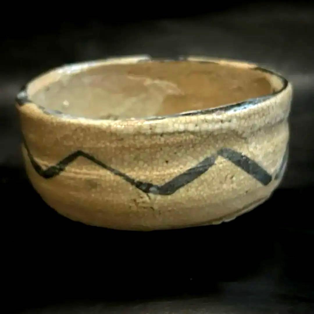 美しい古美術◾️蔵からかなり古そうな年代物の古志野焼か古唐津焼が出て来ました。