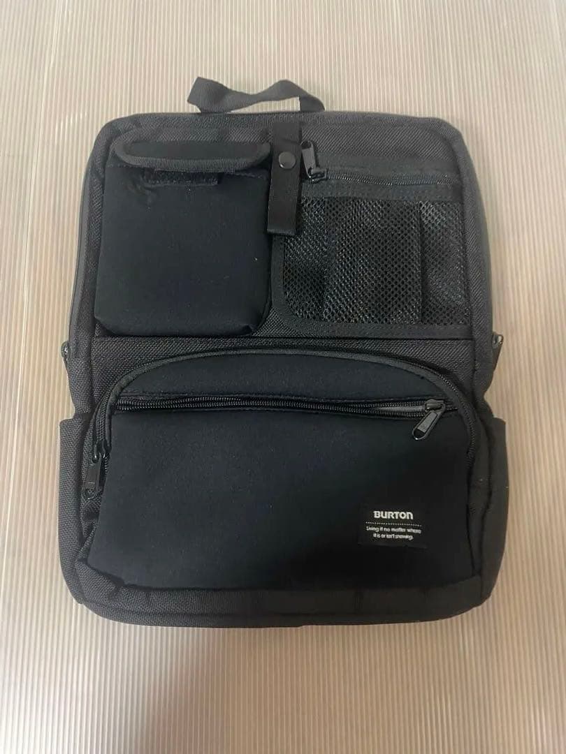 BURTON ブラック スーツケース　キャリーケース 黒色