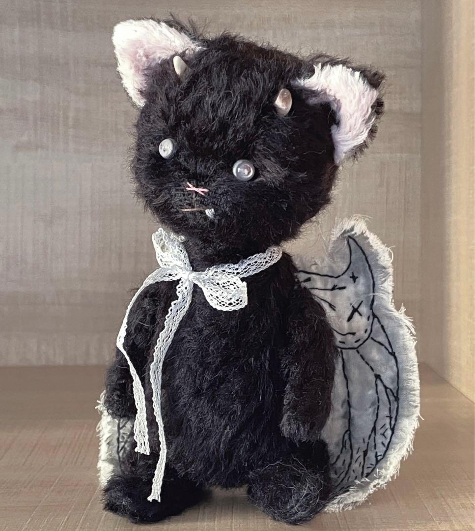 温厚な悪魔仔猫 アーティストベア 海外作家様 ハンドメイド ぬいぐるみ 置物