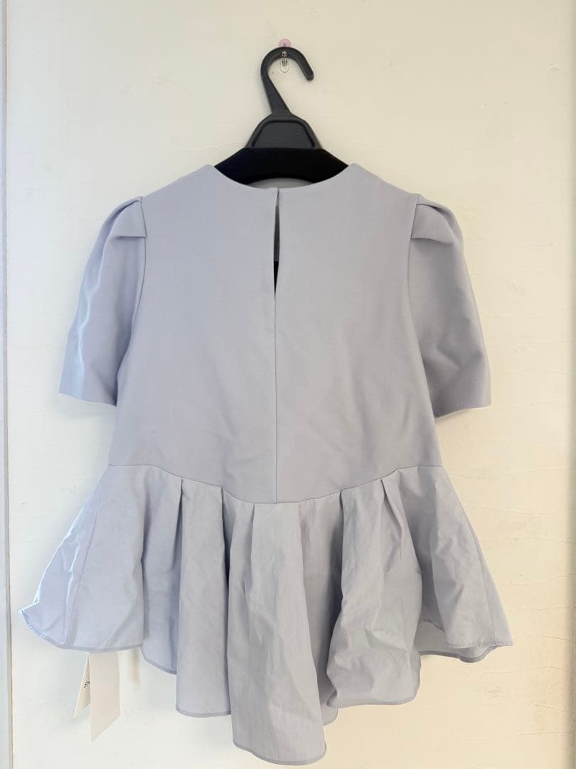 未使用 薄紫 フリル付きペプラムトップス