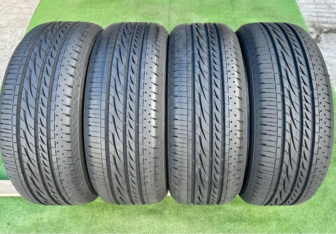 215/55 R17 BRIDGESTONE REGNOラジアルタイヤ2023年