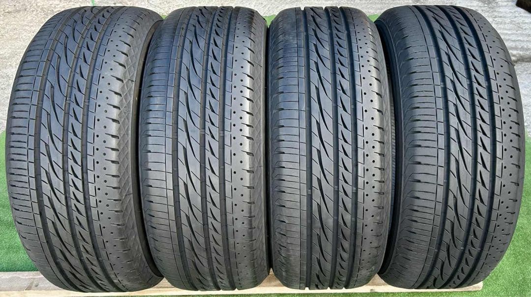 215/55 R17 BRIDGESTONE REGNOラジアルタイヤ2023年