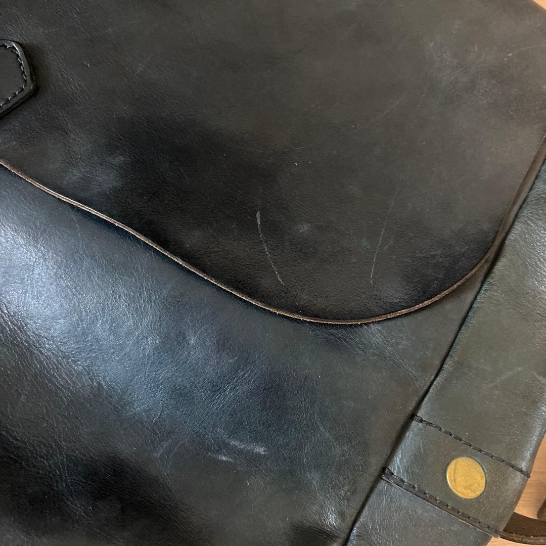 【値下げ】LEATHER POSTMAN SHOULDER BAG vasco