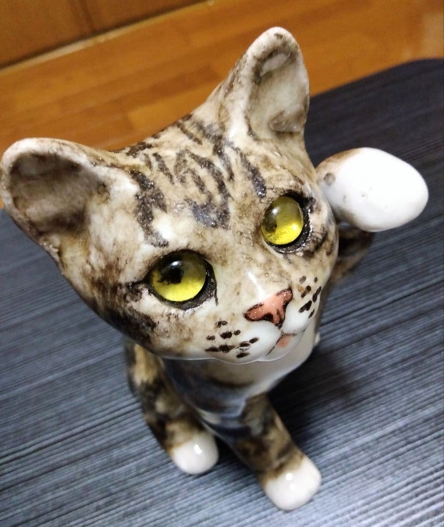 陶器 ウィンスタンレイ ケンジントンキャット サイズ3 見る人を追いかける猫
