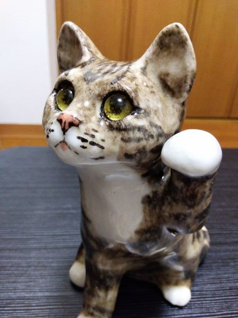 陶器 ウィンスタンレイ ケンジントンキャット サイズ3 見る人を追いかける猫
