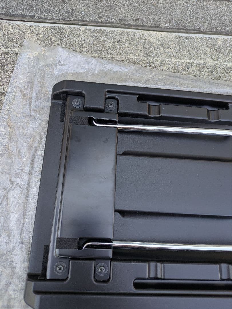 日産セレナ　C27用ラゲッジテーブル　ほぼ未使用品